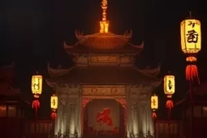 首屏主推剧集雾港回声雨夜对峙画面